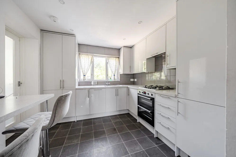 Longwood Lane, Amersham, HP7 photo 5