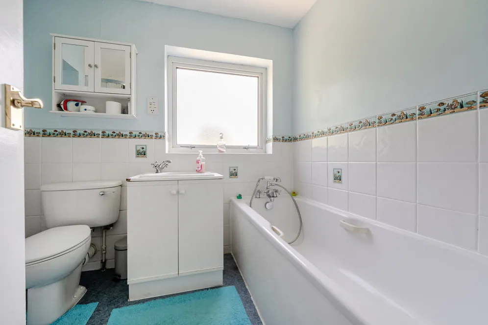 Longwood Lane, Amersham, HP7 photo 8