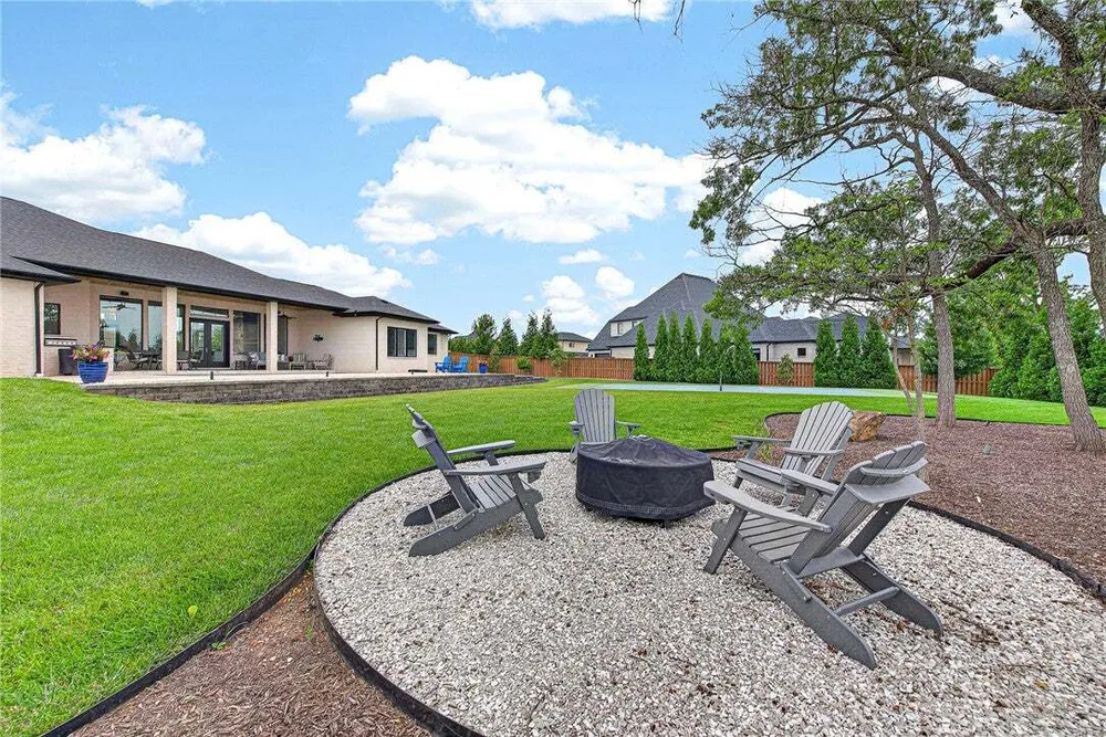 8601 W Migration Way, Bentonville, AR 72713