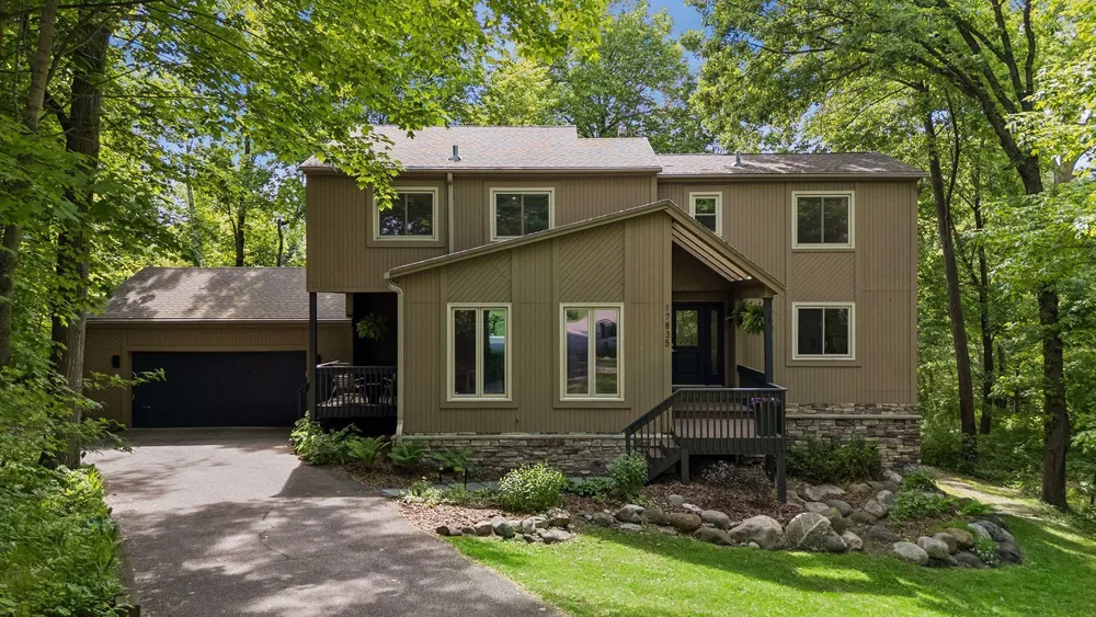 17835 6th Ave N, Plymouth, MN 55447
