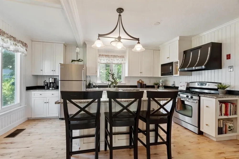 3 Franklin Terrace, Melrose, MA 02176
