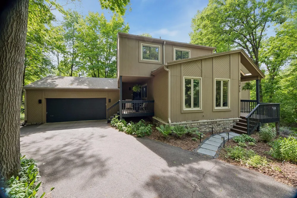 17835 6th Ave N, Plymouth, MN 55447