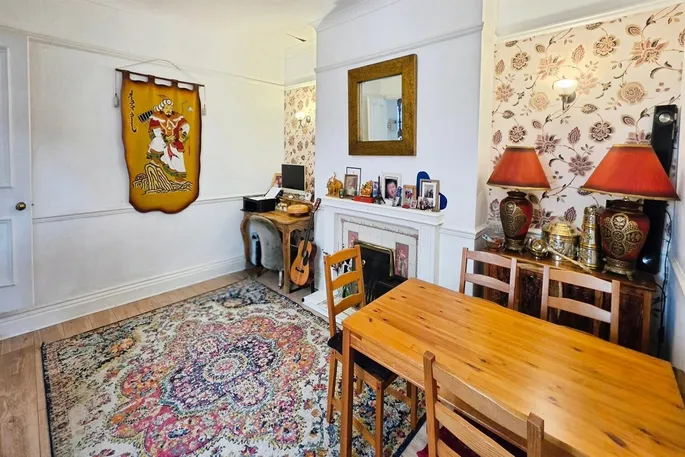 Property carousel image 7