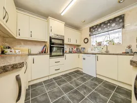 Churnwood Close, Colchester thumb 3