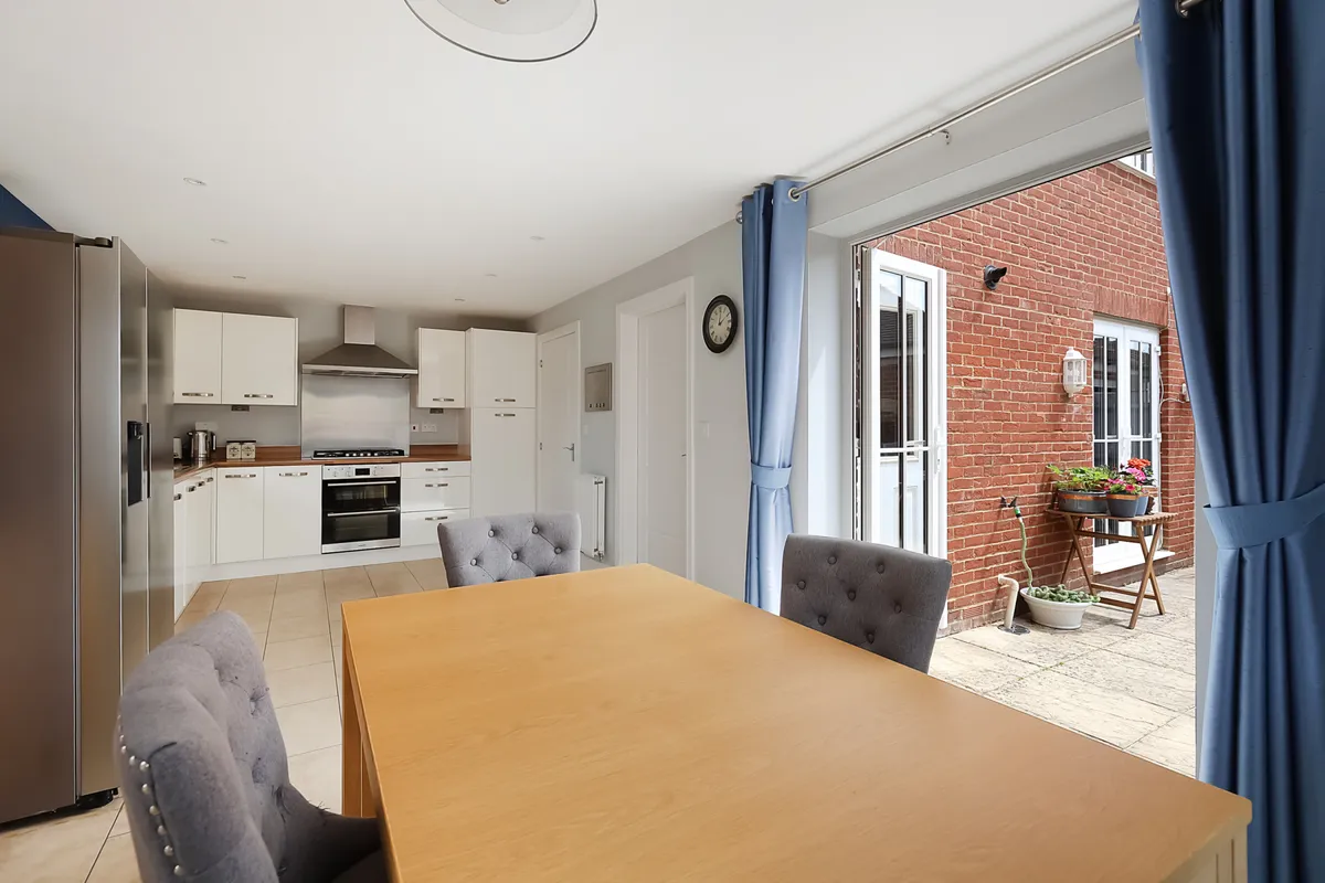 Chalkfield Road, Horley, RH6