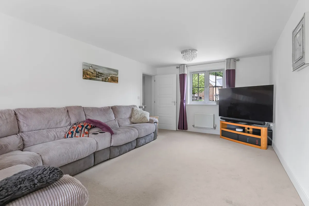 Chalkfield Road, Horley, RH6