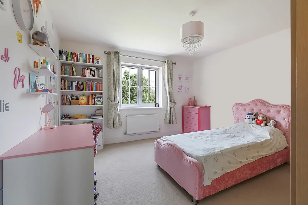 Chalkfield Road, Horley, RH6