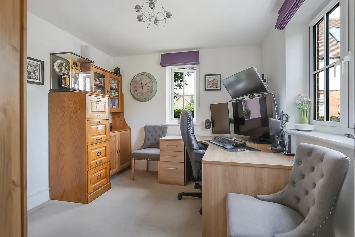 Chalkfield Road, Horley, RH6