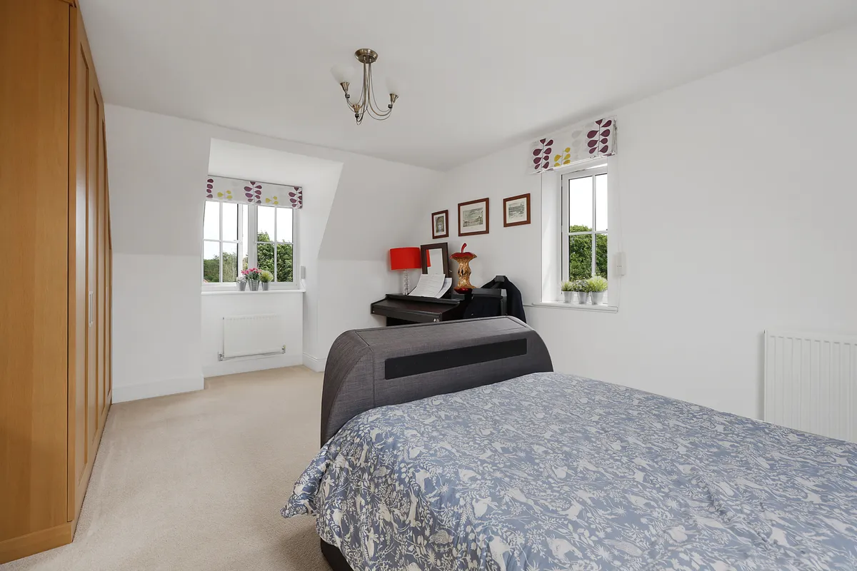 Chalkfield Road, Horley, RH6