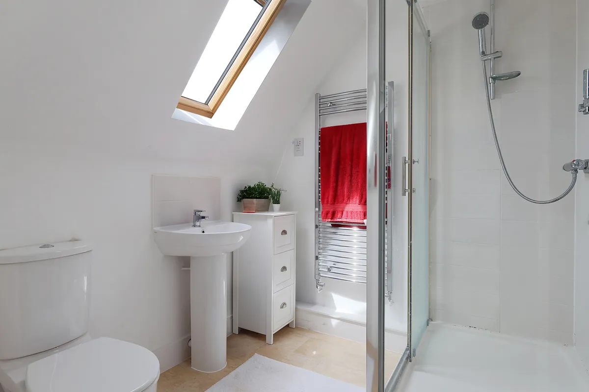 Chalkfield Road, Horley, RH6