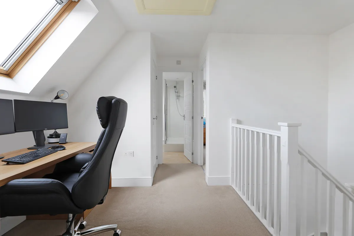 Chalkfield Road, Horley, RH6
