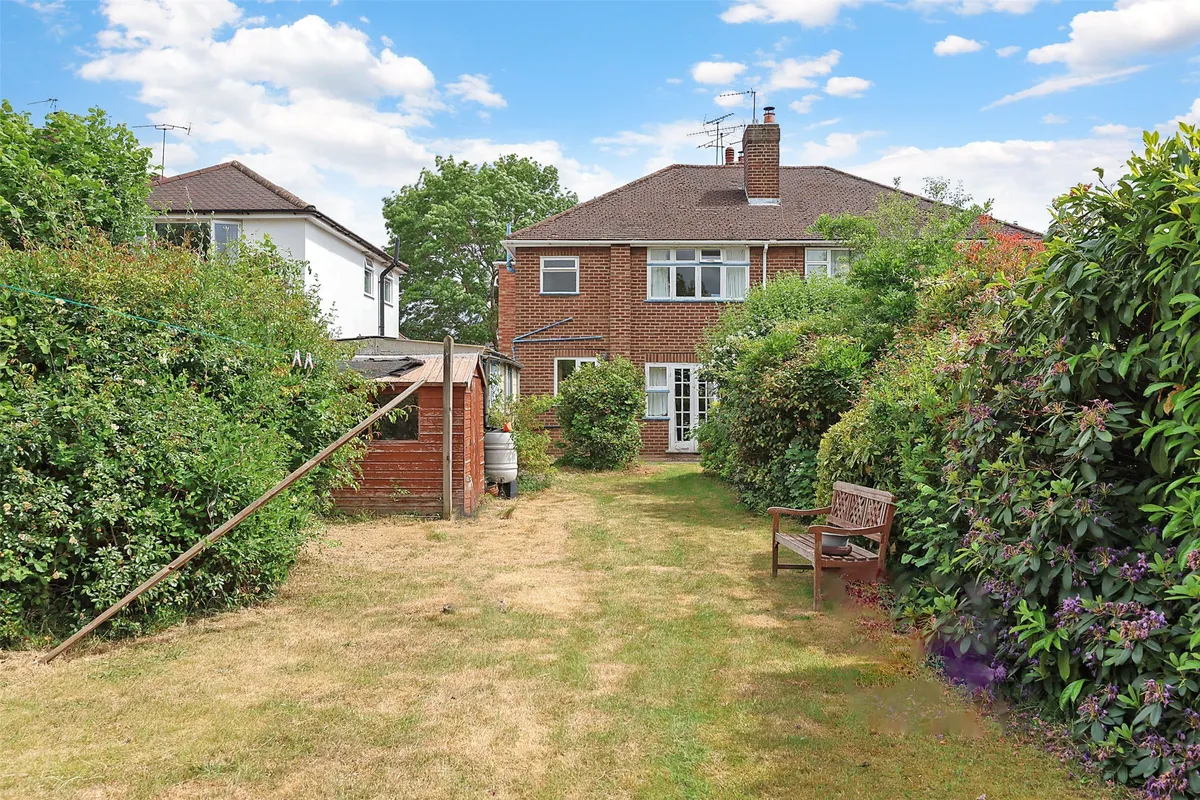 Nutcroft Grove, Fetcham, Leatherhead, Surrey, KT22