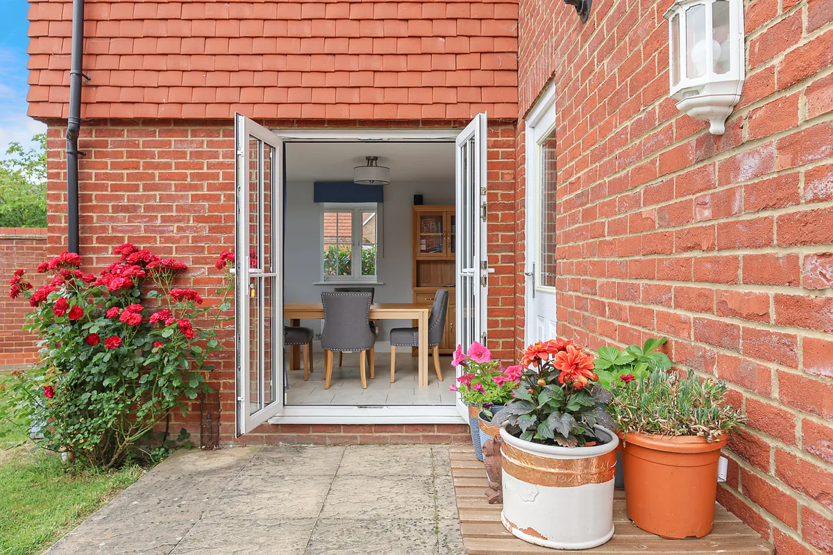 Chalkfield Road, Horley, RH6