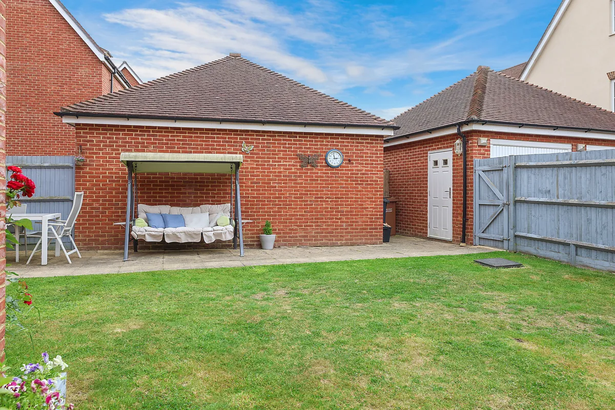 Chalkfield Road, Horley, RH6