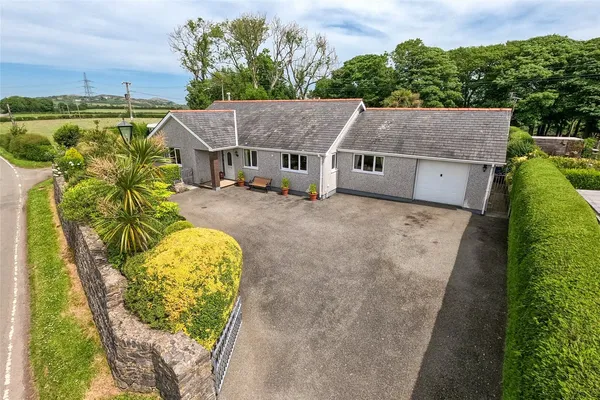Capel Coch, Llangefni, Anglesey, LL77