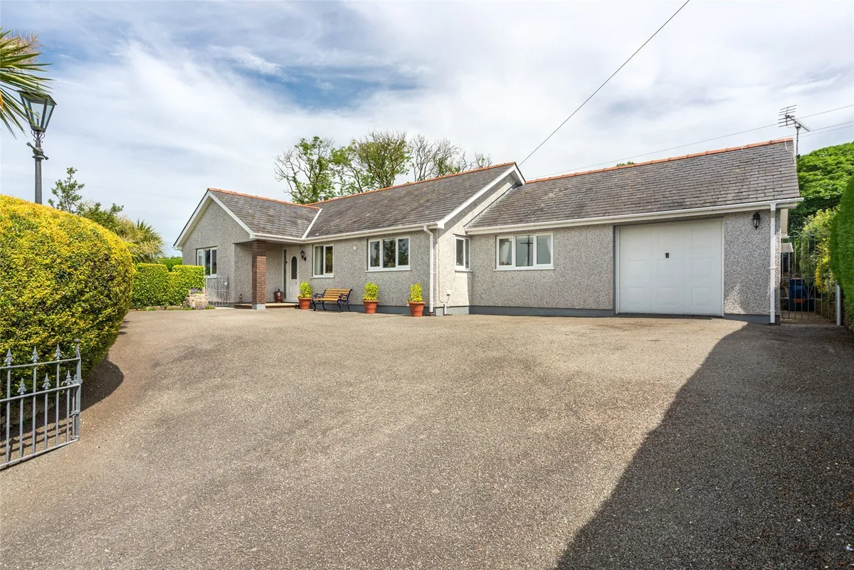 Capel Coch, Llangefni, Anglesey, LL77