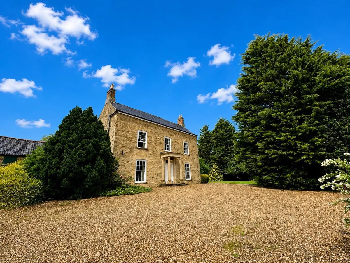 BESCABY HOUSE, MARY LANE, BESCABY