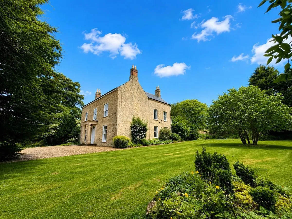 BESCABY HOUSE, MARY LANE, BESCABY