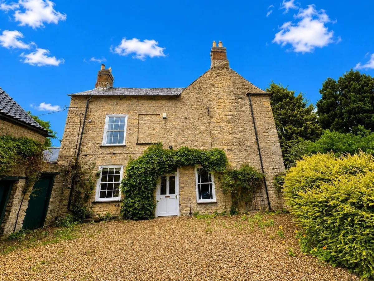 BESCABY HOUSE, MARY LANE, BESCABY