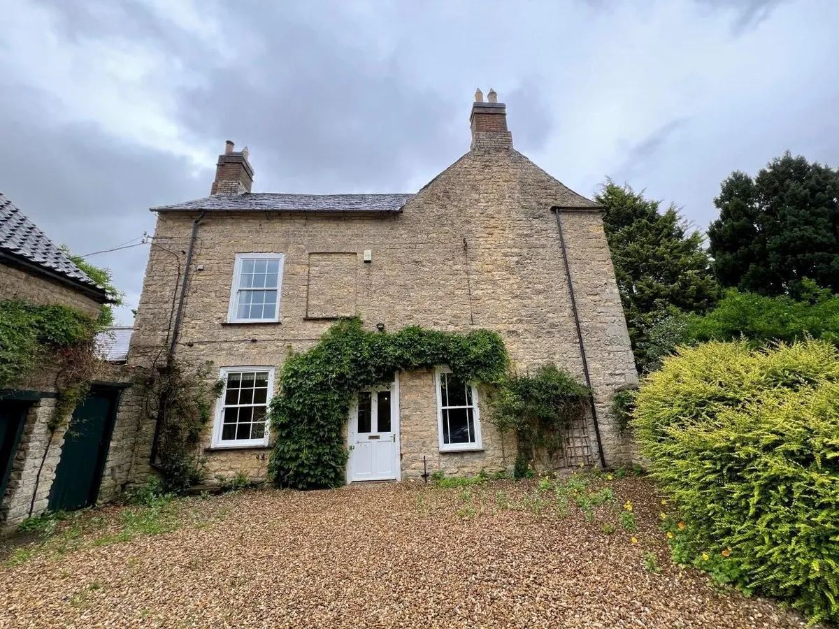 BESCABY HOUSE, MARY LANE, BESCABY