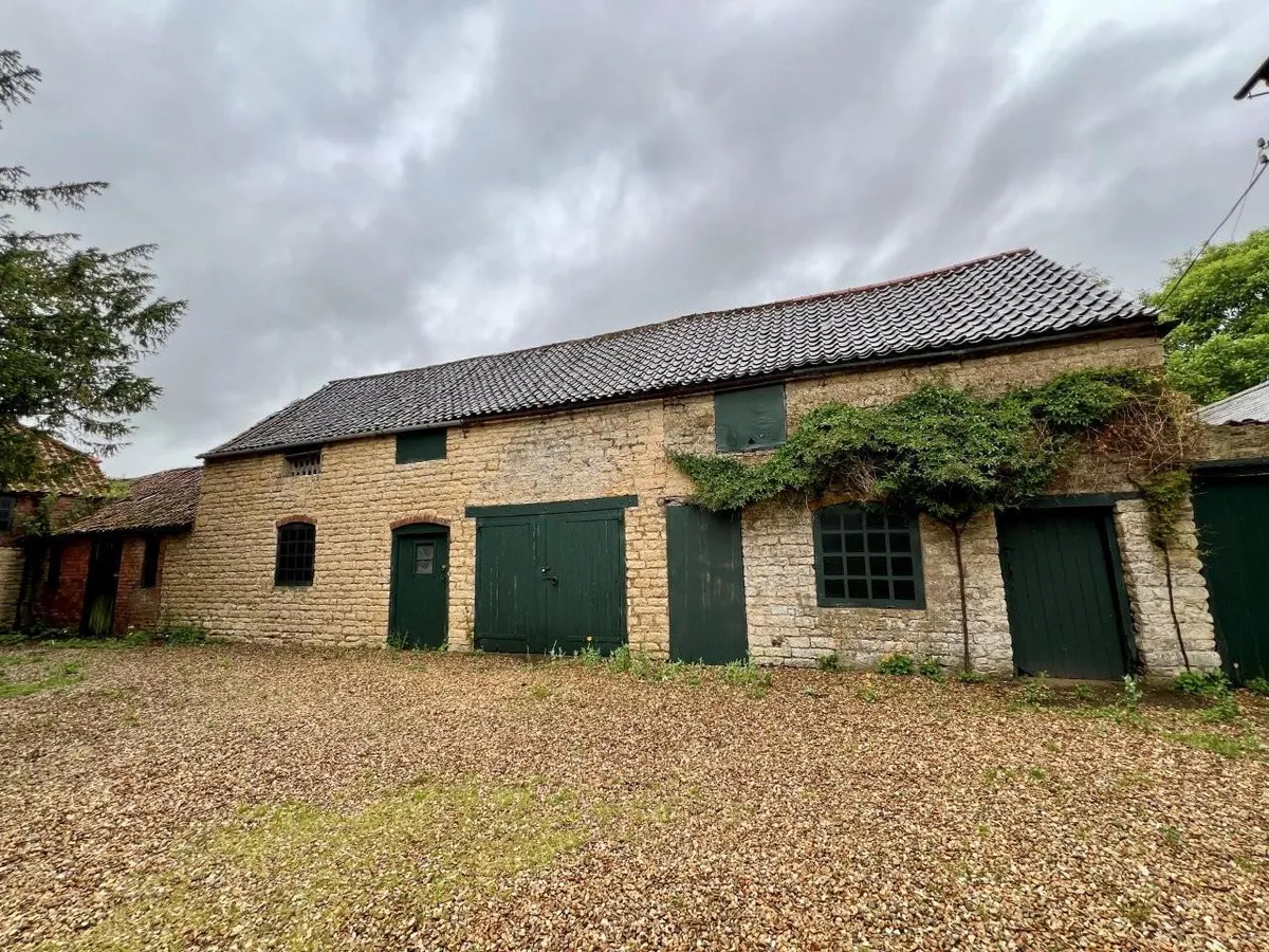 BESCABY HOUSE, MARY LANE, BESCABY