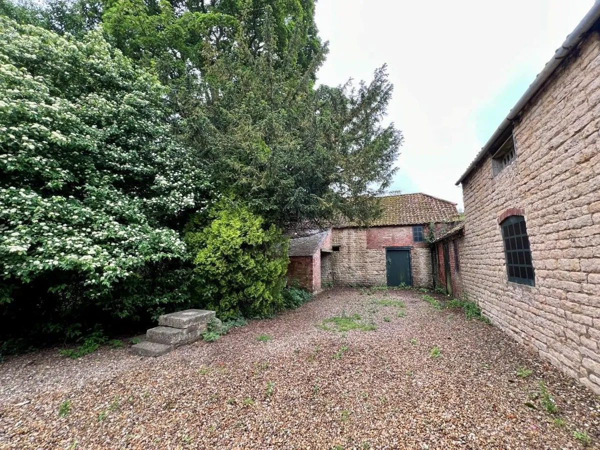 BESCABY HOUSE, MARY LANE, BESCABY