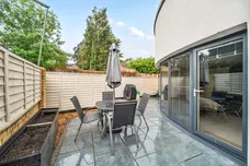 Court Lane, Epsom, KT19 photo 3