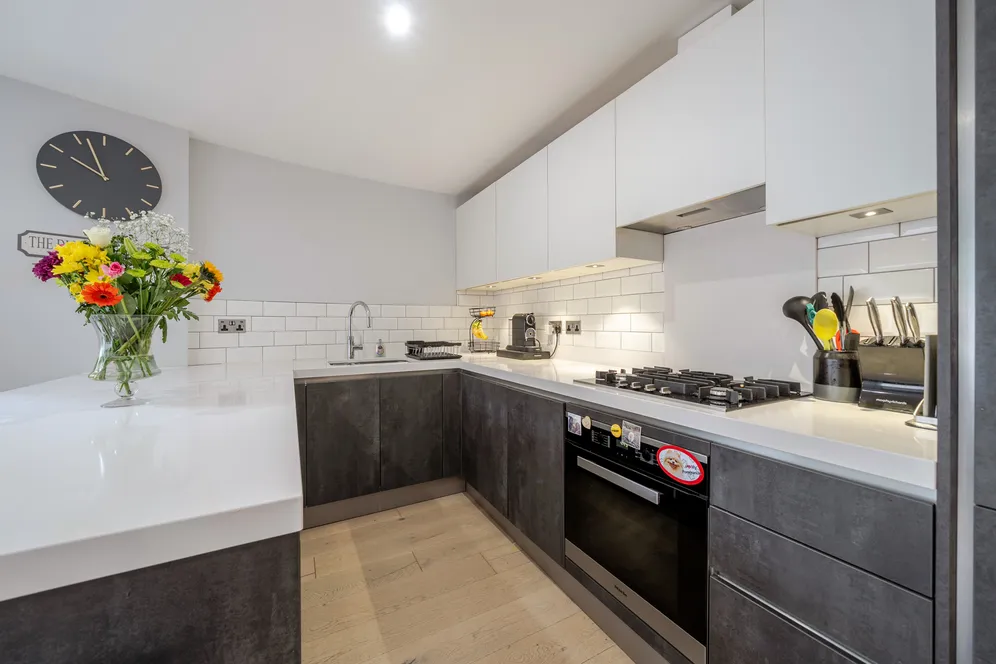 Court Lane, Epsom, KT19 photo 5