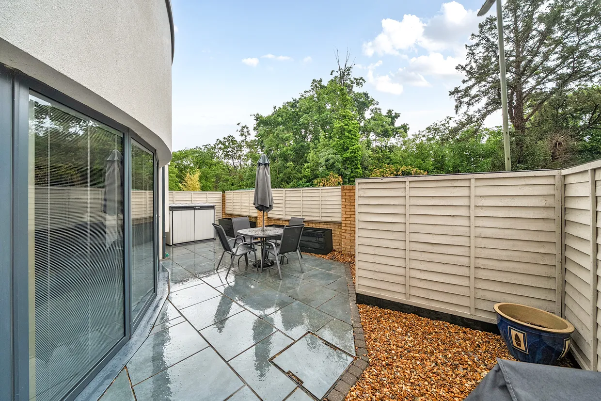 Court Lane, Epsom, KT19 photo 6