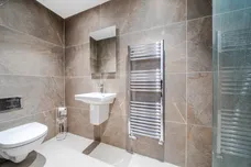 Court Lane, Epsom, KT19 photo 11