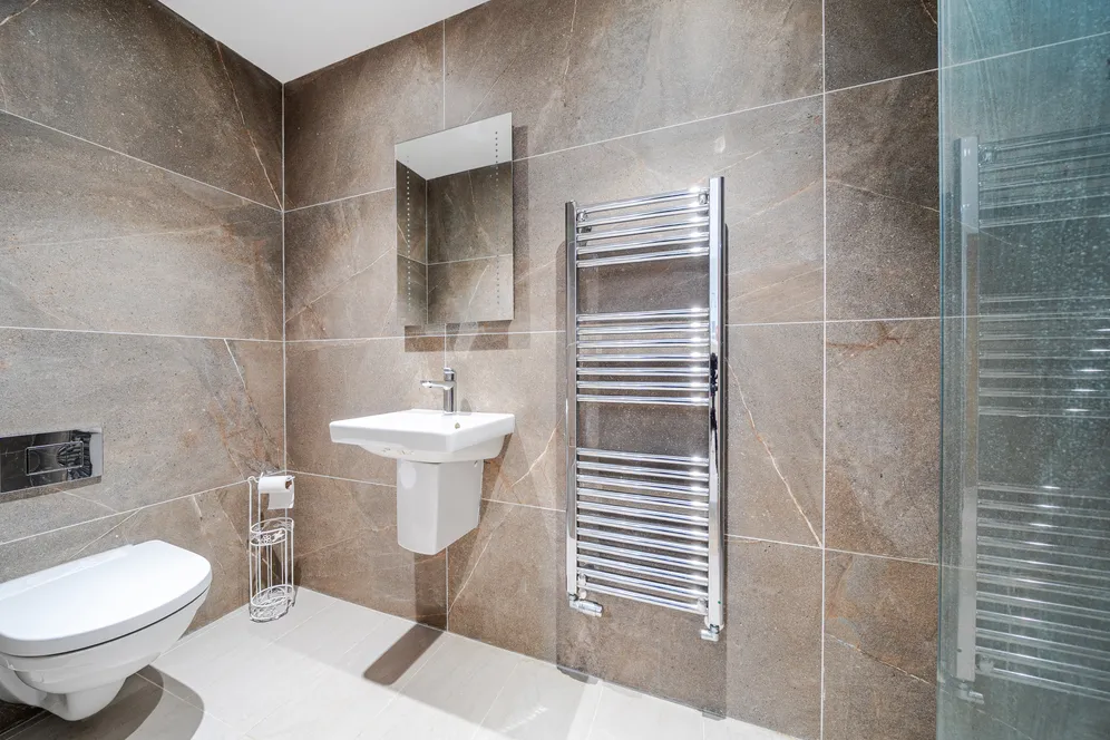 Court Lane, Epsom, KT19 photo 11