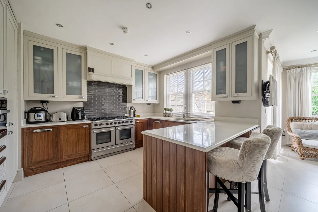 Oak Wood Place, Gerrards Cross, SL9 photo 3