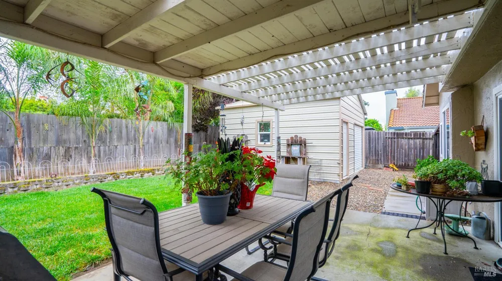 606 Sunnyvale Pl, Vacaville, CA 95687