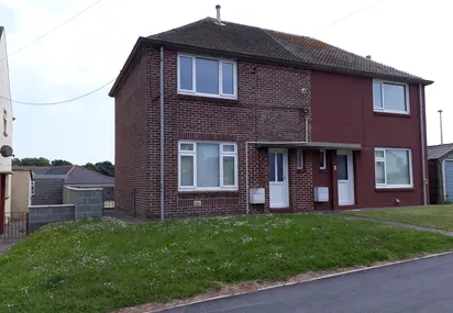 3 Gelliswick Road, Hakin, Milford Haven. SA73 3RB