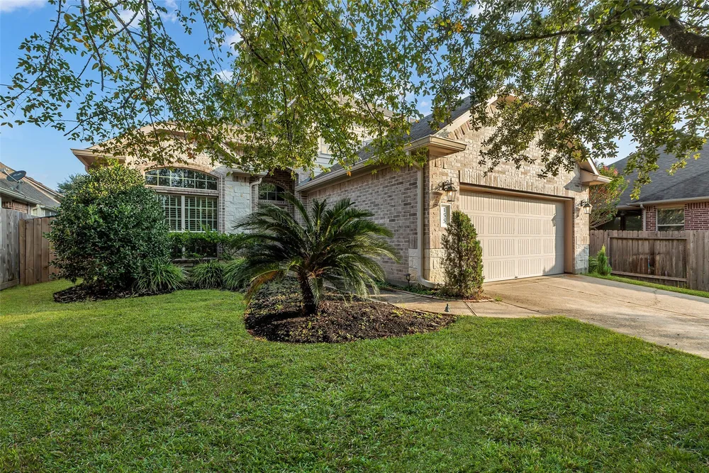 155 Magnolia Grove Ln, Conroe, TX 77384-3407