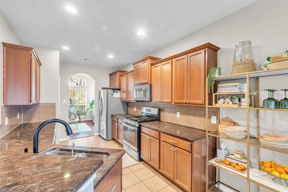 155 Magnolia Grove Ln, Conroe, TX 77384-3407