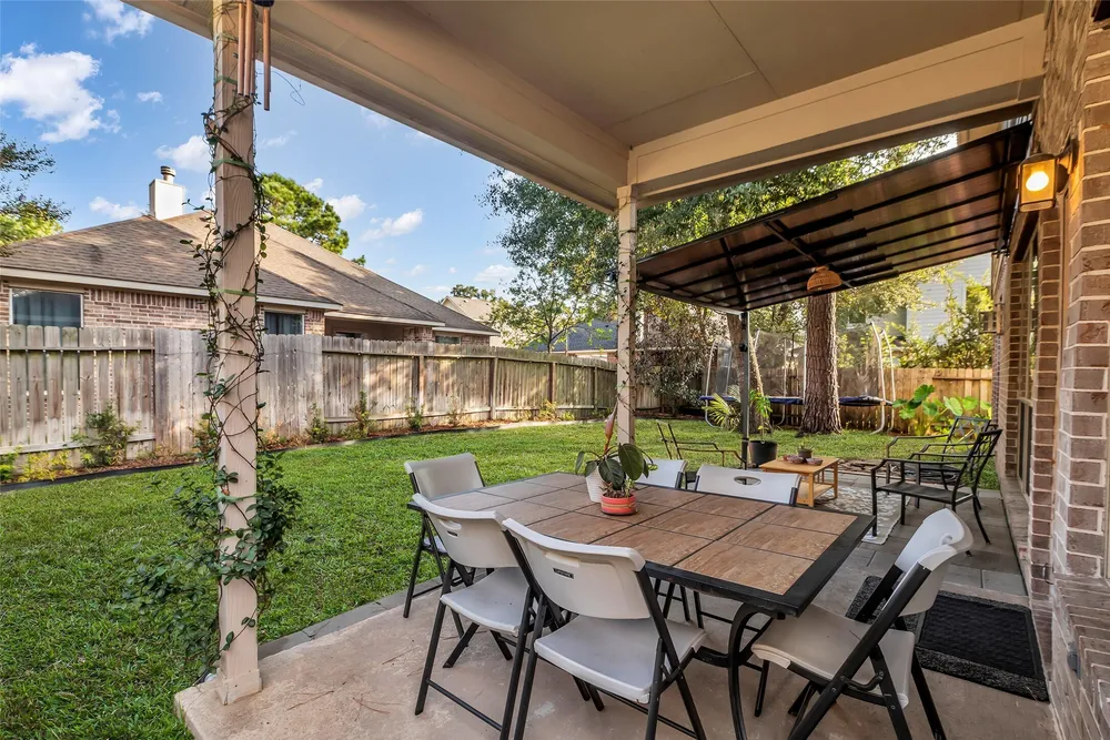 155 Magnolia Grove Ln, Conroe, TX 77384-3407