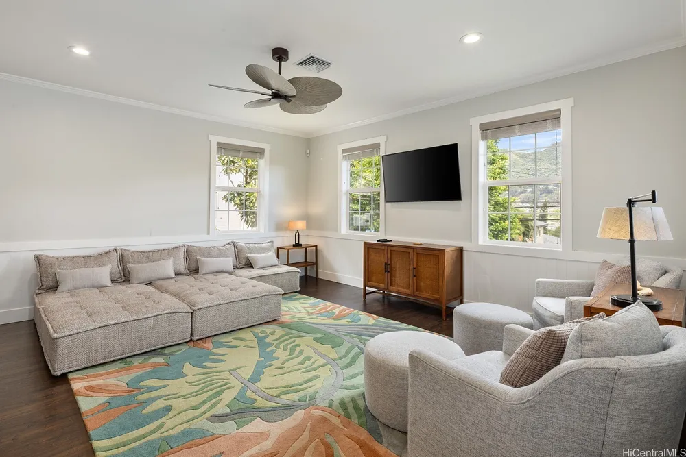 3116 Oahu Ave, Honolulu, HI 96822