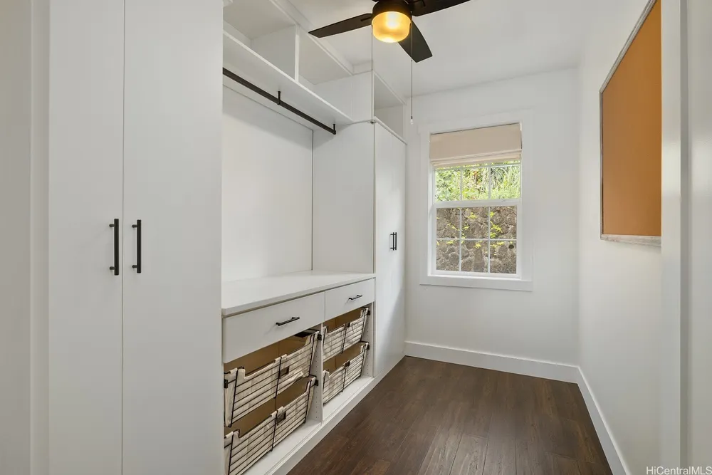 3116 Oahu Ave, Honolulu, HI 96822