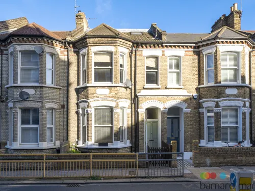 Plough Road, Londonphoto