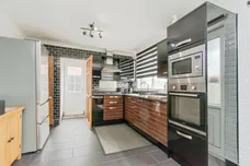Queens Park Drive, Castleford