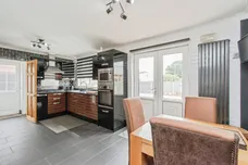 Queens Park Drive, Castleford