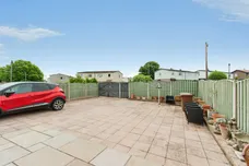 Queens Park Drive, Castleford