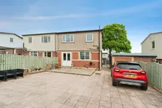 Queens Park Drive, Castleford