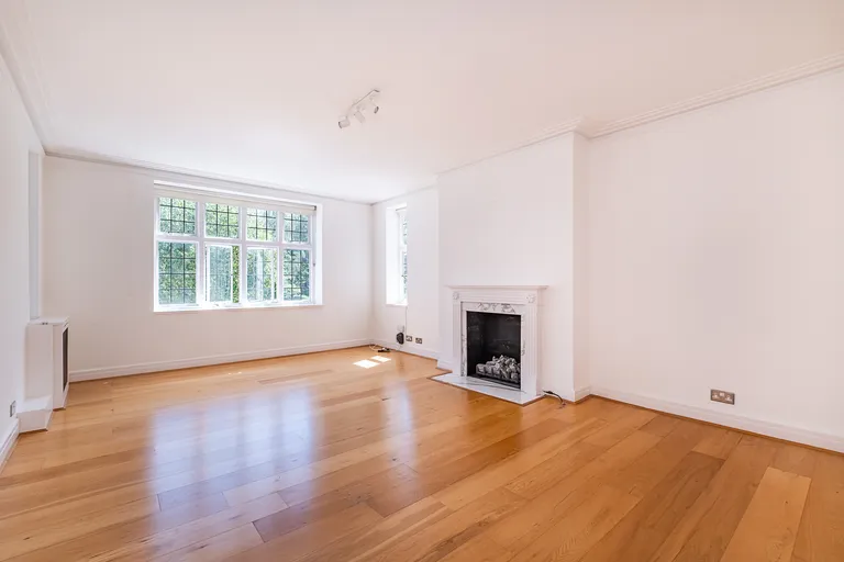 Wildcroft Road, London, SW15