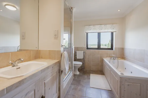 Mattishall Road, East Tuddenham, NR20 photo 12