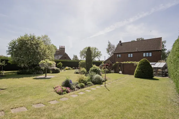Mattishall Road, East Tuddenham, NR20 photo 30