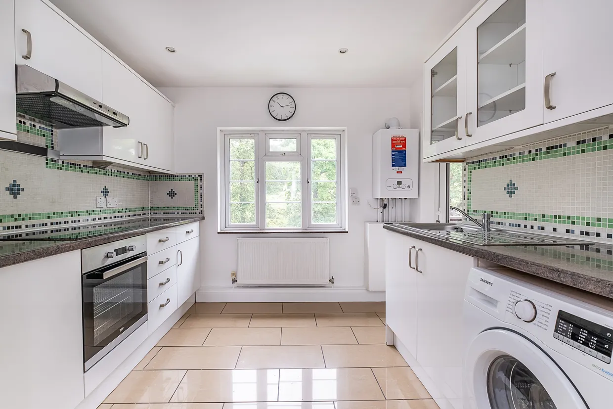 Wilmer Crescent, Kingston Upon Thames, KT2 photo 11
