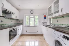 Wilmer Crescent, Kingston Upon Thames, KT2 photo 11