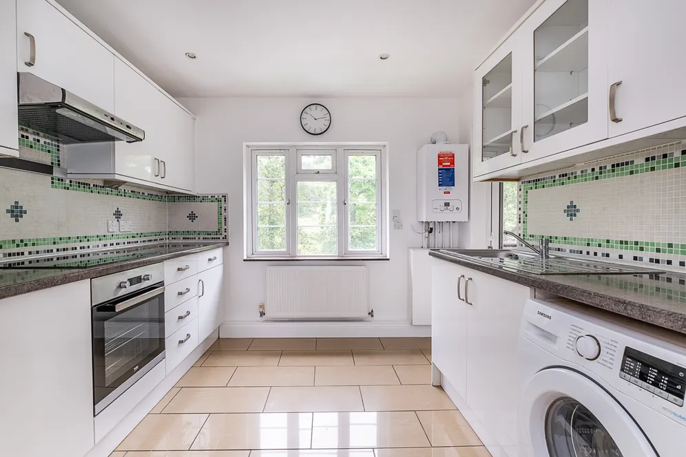 Wilmer Crescent, Kingston Upon Thames, KT2 photo 11